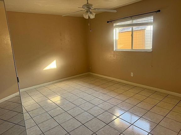5th image of 517 SE 23rd Pl