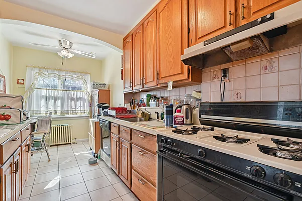 Sold by Julia Shildkret Real Estate Group | media 5