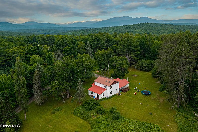 4th image of 349 Hardscrabble Road