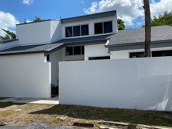 3rd image of 20302 SW 85th Ave