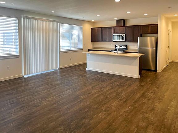 3rd image of 258 SE Orchard Dr #204