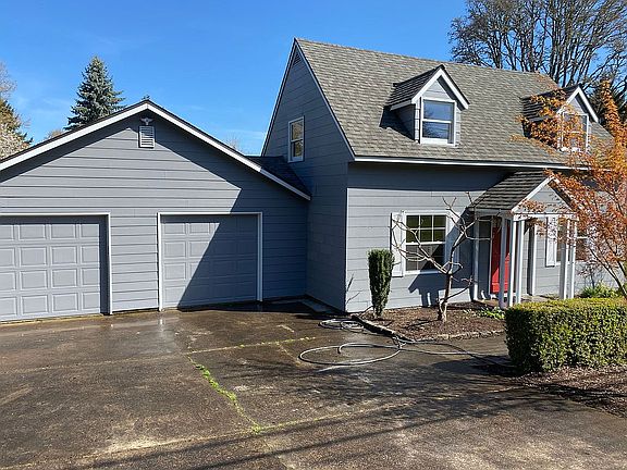 2nd image of 2615 Dillow Dr