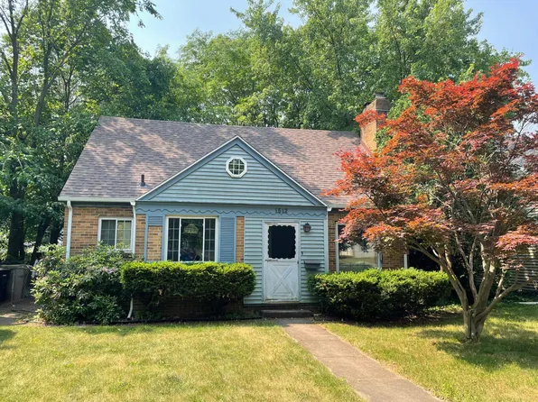 1512 Cedar St, South Bend, IN 46617