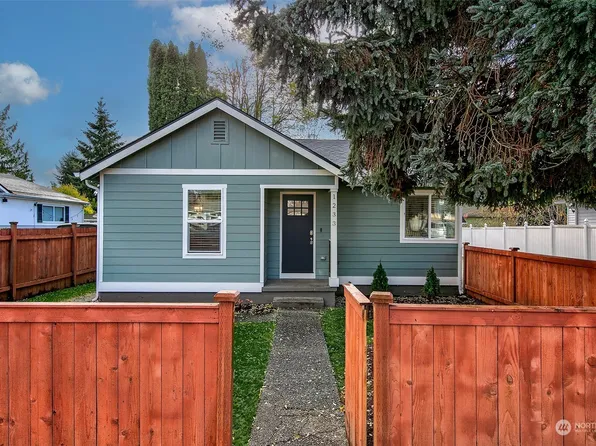 1233 SW 148th Street, Burien, WA 98166