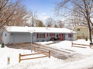3810 Bassett Creek Dr, Golden Valley, MN 55422