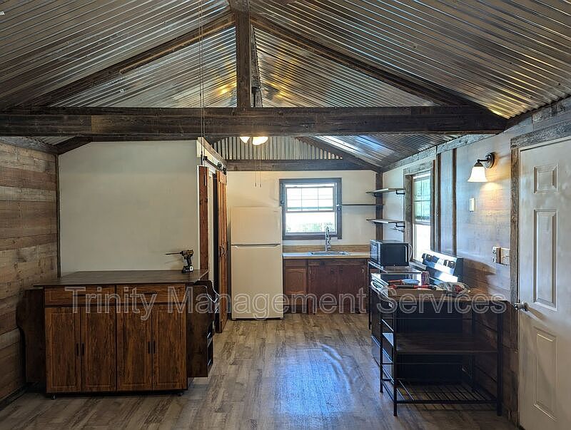 1st image of 395 Gina Cir