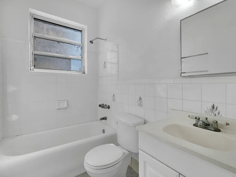 67 Glen Royal Pkwy #2 — Photo 1