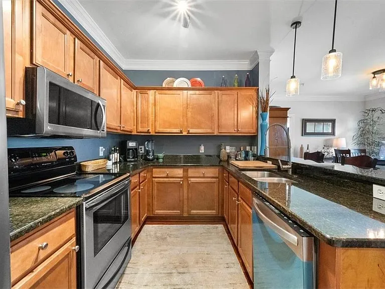 2230 Cheshire Bridge Rd NE #504 — Photo 12