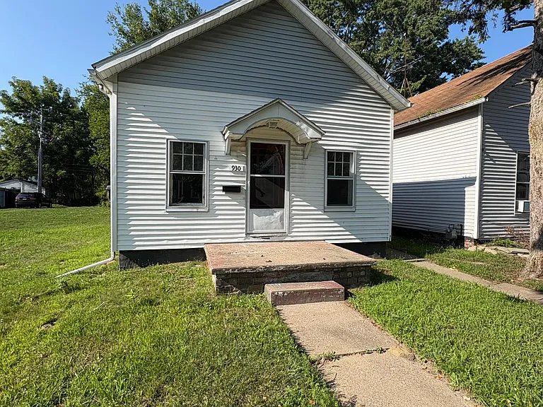 930 Colburn St — Photo 1