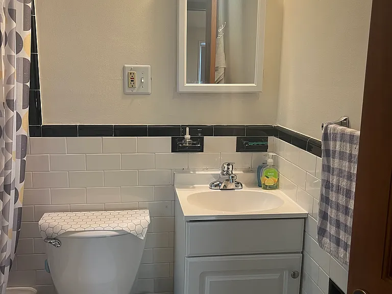 42 Perkins Ave — Photo 7