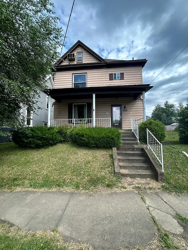 1806 1st Street photo 1