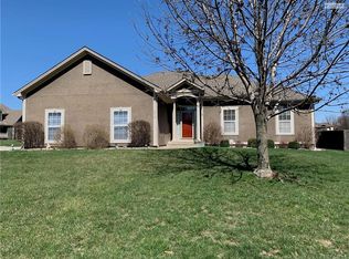 838 SW 34th Ter, Lees Summit, MO 64082