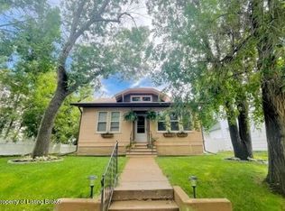 120 7th Ave W, Dickinson, ND 58601