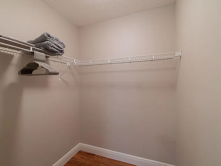 13547 Fountain View Blvd — Photo 26