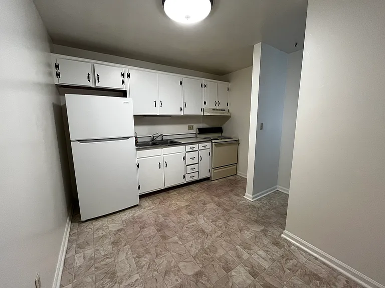02 - Kitchen