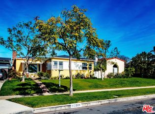 221 W 64th Pl, Inglewood, CA 90302