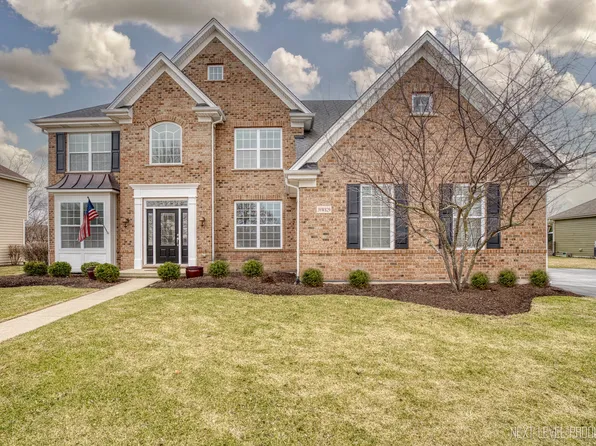 39W829 N Hathaway Ln, Geneva, IL 60134