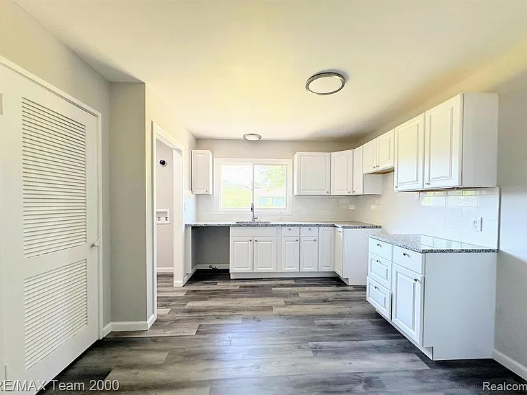 316 Lytle Pl — Photo 14