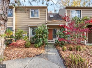 6 Dorset Dr, Marlton, NJ 08053