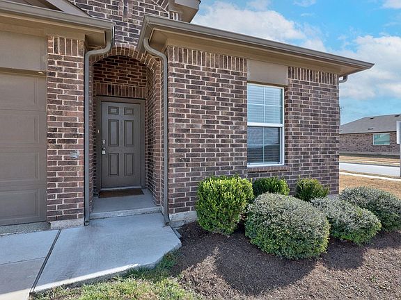 3rd image of 10801 Defender Trl