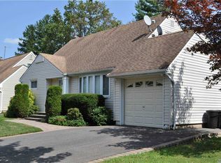 116 Briarcliff Rd, Westbury, NY 11590