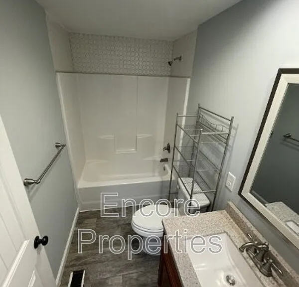 119 S 7th Ave — Photo 9