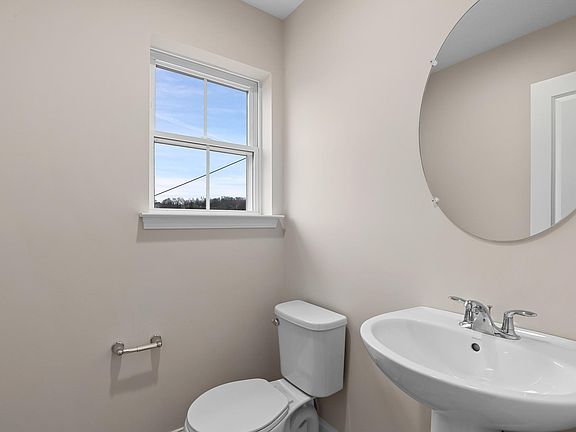 5th image of 3 Woodlands Ave #8
