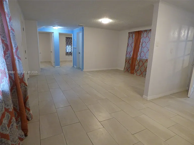 1135 E Voorhis Ave — Photo 2
