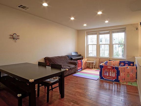 1st floor: Living room