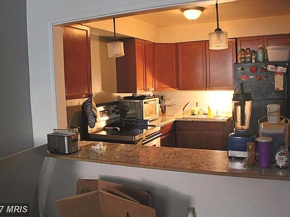 3rd image of 906 N Fulton Ave Unit A