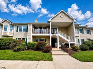 101 Reading Cir, Bridgewater, NJ 08807