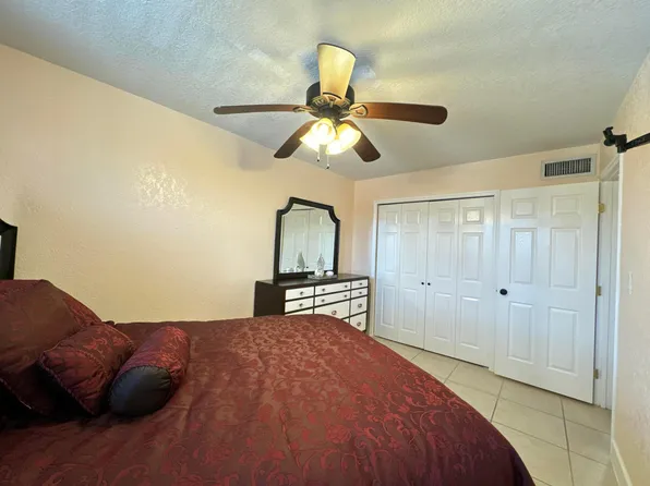 961 W 79th Place, Hialeah, FL 33014