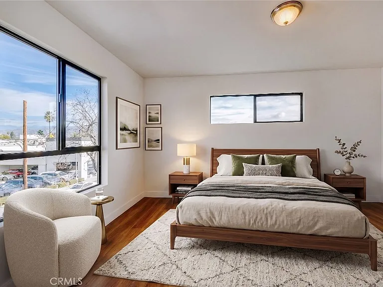 11510 Emelita St — Photo 3
