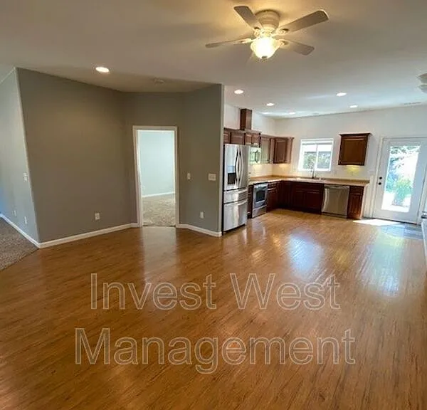 1801 NE 16th Way — Photo 10