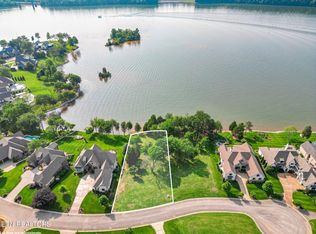 272 Edgewater Way, Lenoir City, TN 37772