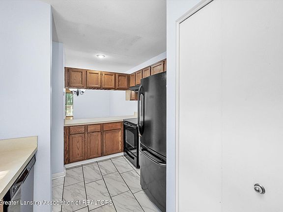 5th image of 5606 Deville Ct #90