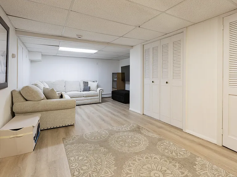 549 S Orleans Rd — Photo 31