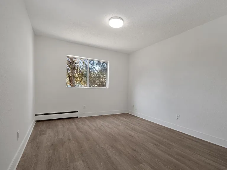 645 Townsite Rd — Photo 18