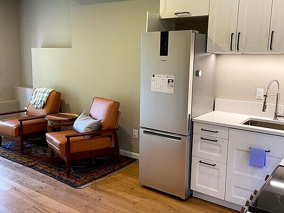 4th image of 5524 31st Ave S #B