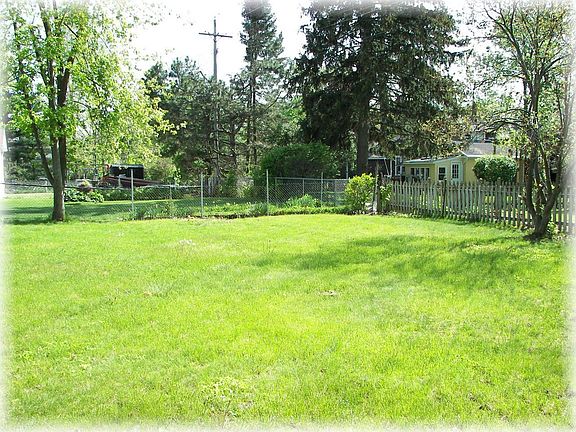 5th image of 649 Fuller St