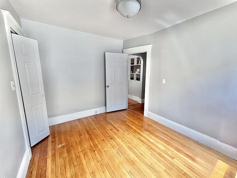 33 Boston Ave — Photo 13