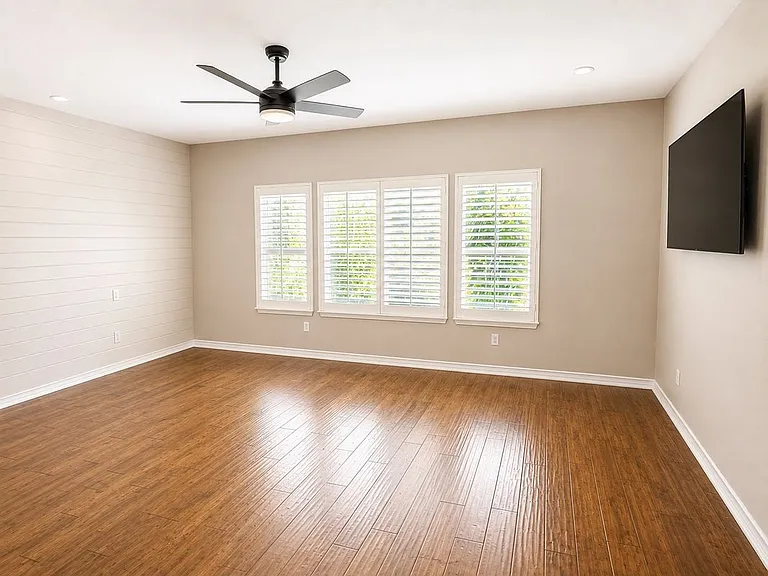 250 Napa Ct — Photo 22