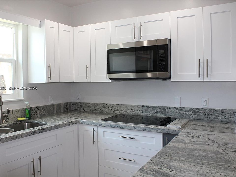 1st image of 4035 E 2nd Ave