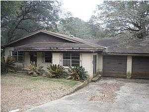 1st image of 111 Davis Dr