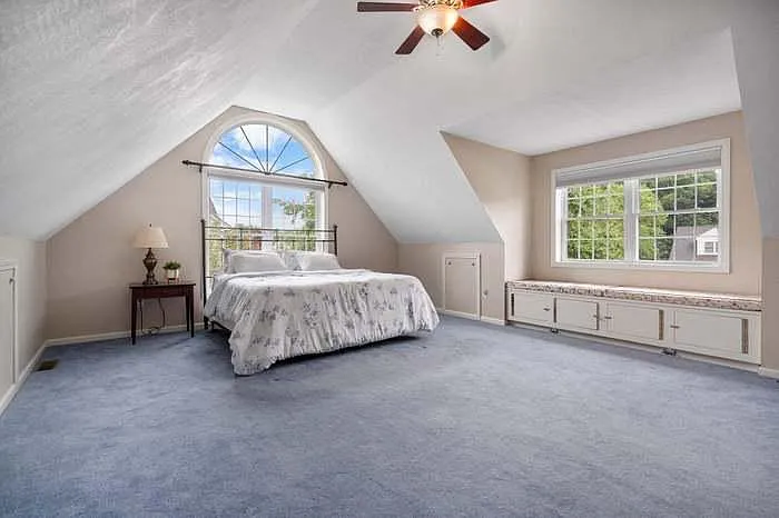 3 bed, 1.5 bath, 3236 sqft, $900 — Photo 2