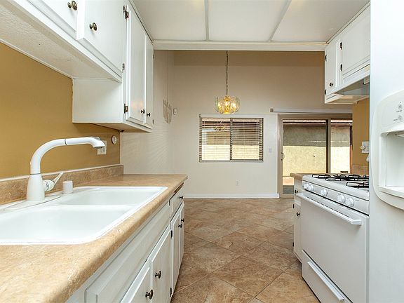 3rd image of 329 Los Arbolitos Blvd