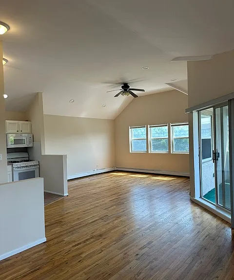 457 Monroe Blvd #2 — Photo 18