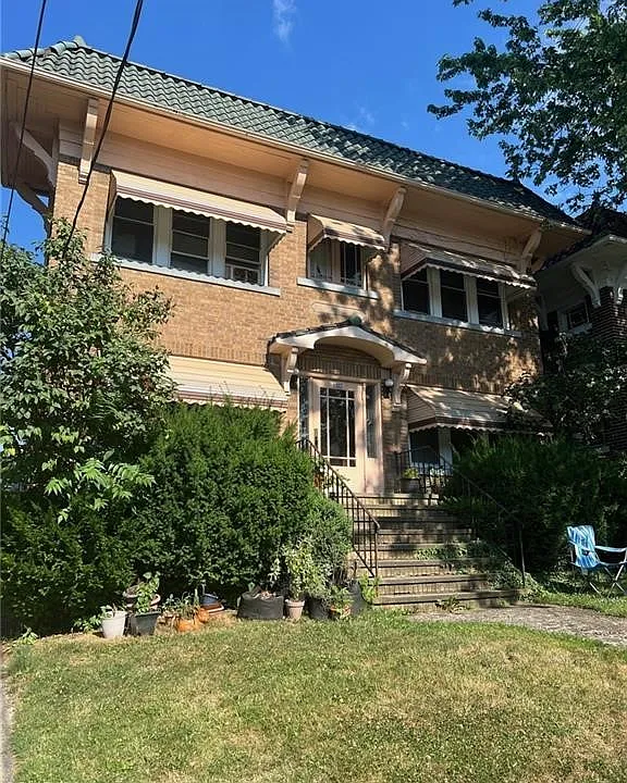 1357 Phelps Ave #4