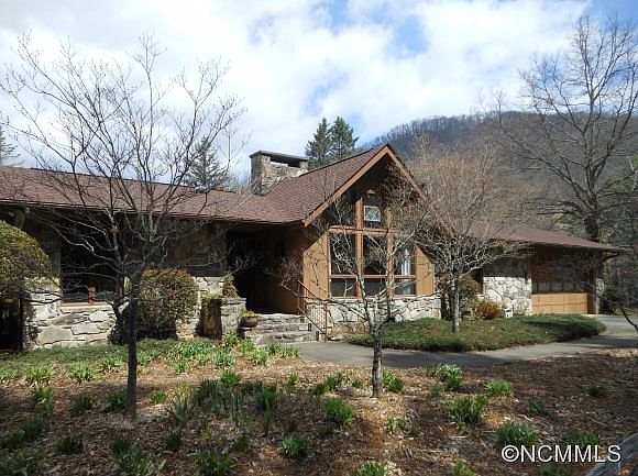 1st image of 454 Chestnut Walk Dr