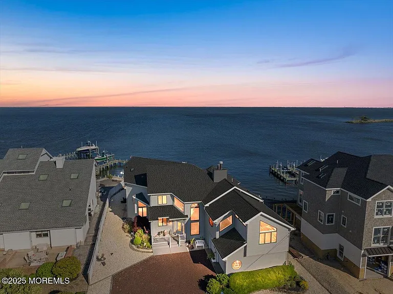 1207 Capstan Dr — Photo 3